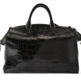 A BLACK ALLIGATOR DUFFLE BAG WITH SILVER HARDWARE - фото 2