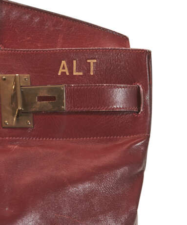 A PERSONALIZED ROUGE H CALF BOX LEATHER HAC BIRKIN 55 WITH GOLD HARDWARE - Foto 6