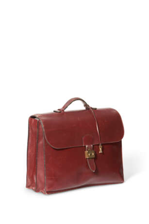 A PERSONALIZED ROUGE H CALF BOX LEATHER SAC À DÉPÊCHES WITH GOLD HARDWARE - фото 2