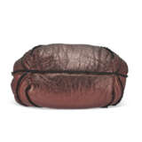 A METALLIC BROWN SHEARLING SPY BAG WITH GOLD HARDWARE - фото 4