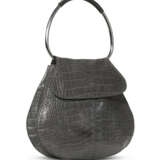 A MATTE GREY ALLIGATOR VITELLO DAINO RING BAG WITH SILVER HARDWARE - фото 4