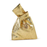 A GOLD AGED LAMBSKIN LEATHER EVENING BAG WITH CHARM - Foto 2