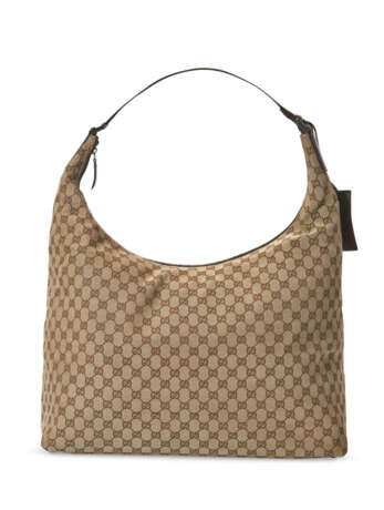 A PAIR OF BROWN MONOGRAM CANVAS OVERSIZED HOBO BAGS - Foto 4