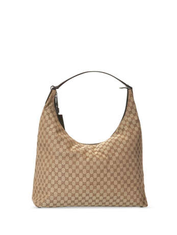 A PAIR OF BROWN MONOGRAM CANVAS OVERSIZED HOBO BAGS - Foto 7