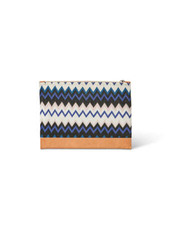 A PERSONALIZED MULTICOLOR WOVEN POUCH - фото 2