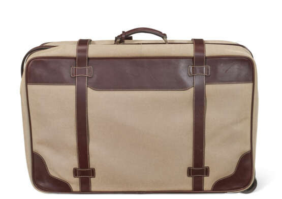 A PAIR OF BROWN CANVAS & LEATHER SOFTSIDED ROLLING SUITCASES - Foto 6