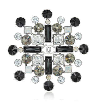 UNSIGNED CHANEL CRYSTAL BROOCH - photo 1
