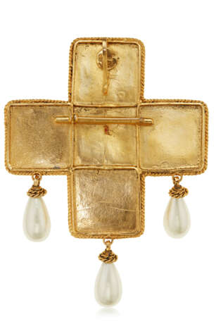 CHANEL GLASS AND FAUX PEARL PENDANT-BROOCH - Foto 2