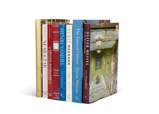 A GROUP OF SIXTEEN BOOKS RELATED TO INTERIOR DESIGN, DECORATION, AND ARCHITECTUREIncluding Cecil Beaton At Home: An Interior Life by Andrew Ginger and Henri Samuel: Master of the French Interior by Emily Evans EerdmansEight volumes, various sizes. All inc - Foto 1