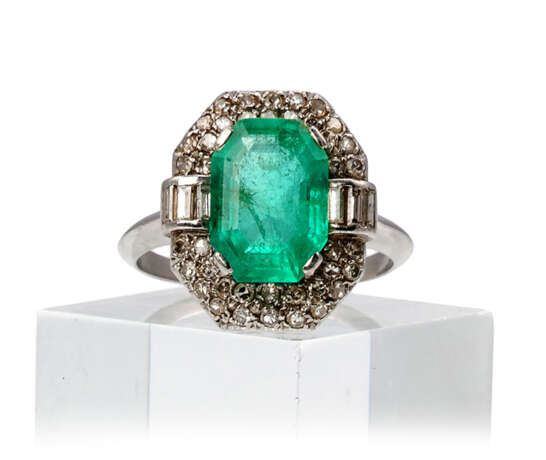 Feiner Smaragd-Diamant-Ring - photo 1