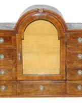 Kabinettschränkchen Barock.