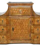 Kabinettschränkchen Barock.