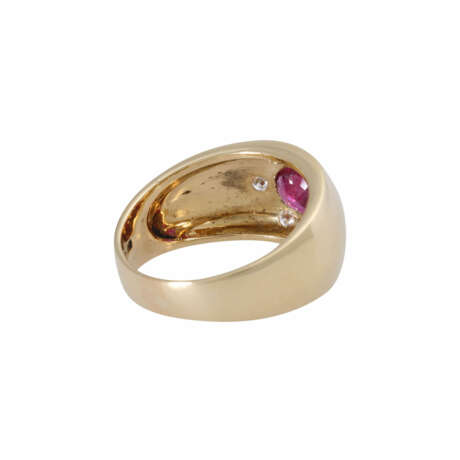 Ring with ruby and diamonds - photo 3