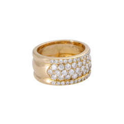 Ring with diamonds together ca. 2 ct,