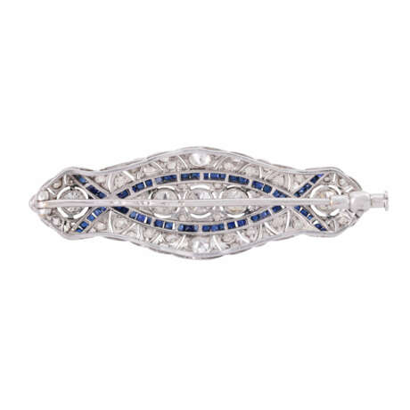 Art Deco brooch decorated with 7 old cut diamonds and 46 diamond roses, total ca. 1,5 ct, - photo 2