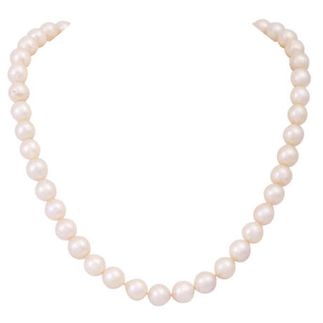 Akoya cultured pearl necklace, - фото 1