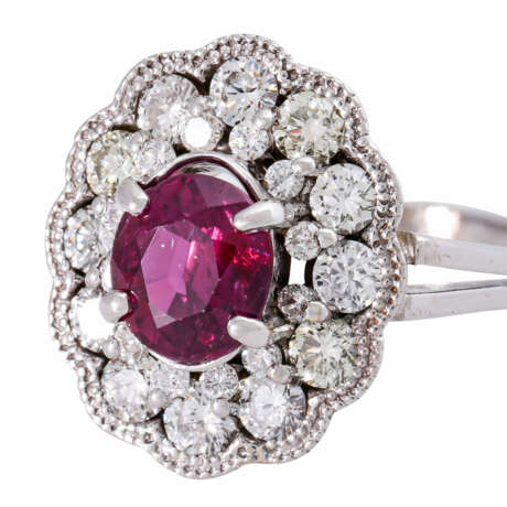 Ring with ruby and diamonds together ca. 1,4 ct, - фото 5