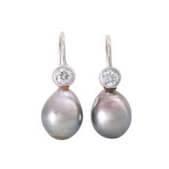 Pair of earrings with Tahitian pearls and diamonds