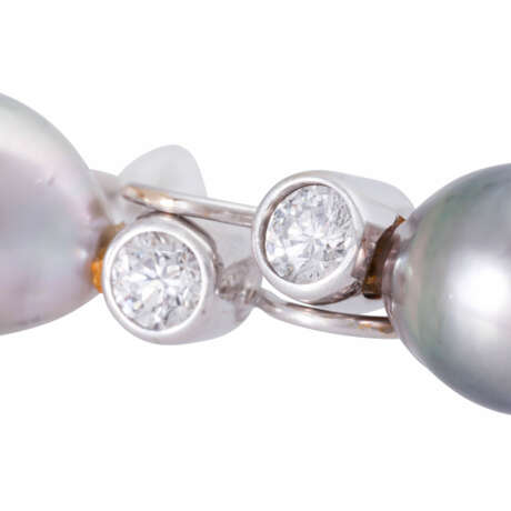 Pair of earrings with Tahitian pearls and diamonds - фото 4
