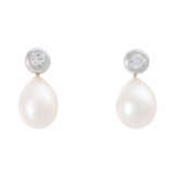 Pair of stud earrings with pearls and diamonds - photo 1