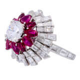 RENÉ KERN ring with rubies and diamonds totaling approx. 3.9 ct, - фото 5