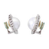 Ear clips with mabe pearls framed by navette diamonds, - фото 2