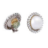 Ear clips with mabe pearls framed by navette diamonds, - фото 5