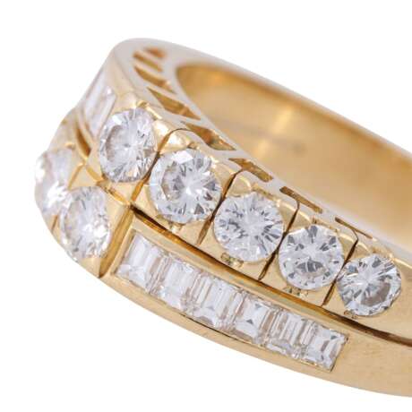 Ring with brilliant-cut diamonds and baguette-cut diamonds, total approx. 0.97 ct. - Foto 5