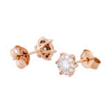 Stud earrings with rosettes of brilliant-cut diamonds total approx. 0.4 ct, - photo 3