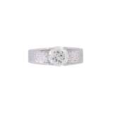 Solitaire ring with diamond of approx. 1.3 ct, - фото 2