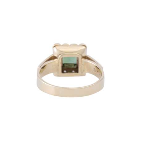 Ring with green tourmaline carré and diamonds total approx. 0.24 ct, - photo 4