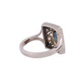 Ring with sapphire and small diamonds, - фото 3