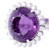 Ring with fine amethyst entouraged by diamonds total ca. 0,72 ct, - Foto 6