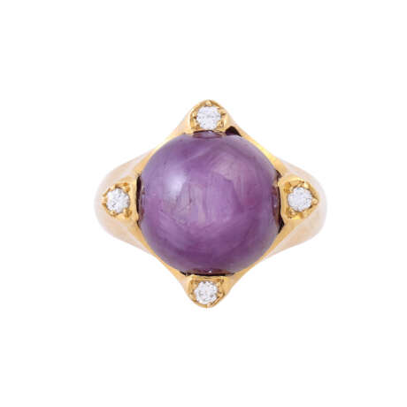 Ring with purple star sapphire and 4 diamonds total ca. 0,1 ct, - фото 2