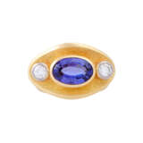 Ring with highly fine tanzanite and 2 diamonds together ca. 0,28 ct, - фото 2