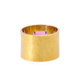 Band ring with pink tourmaline ca. 2,7 ct, and 2 diamonds together ca. 0,1 ct, - photo 4