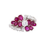 Ring with rubies and diamonds of total approx. 0,95 ct, - фото 2