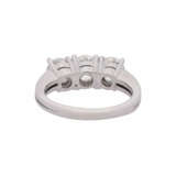 Ring with 3 diamonds total ca. 1,6 ct, - фото 3