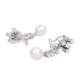 Earclips pendant with pearl drops and diamonds total ca. 0,75 ct, - photo 3