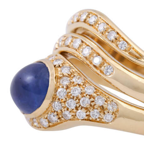 Ring with sapphire cabochon and diamonds - фото 5