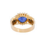 Ring with sapphire and diamonds - photo 4
