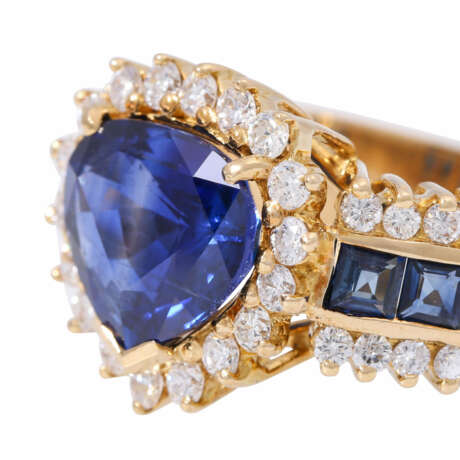 Ring with sapphire and diamonds - фото 5