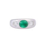Ring with emerald cabochon and 2 diamonds - фото 2