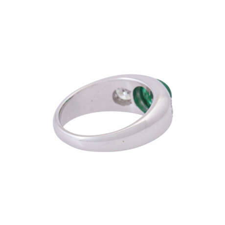 Ring with emerald cabochon and 2 diamonds - фото 3