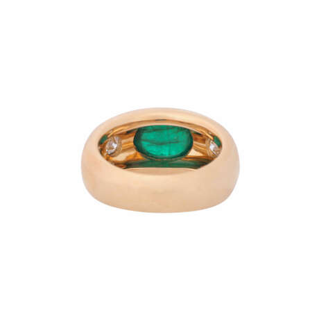 Band ring with oval emerald cabochon and 2 diamonds total ca. 0,5 ct, - Foto 3
