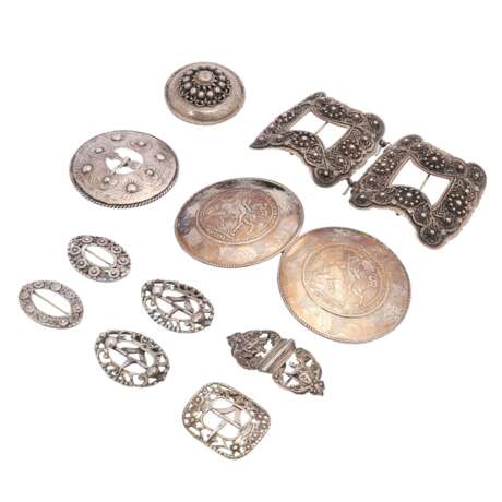 NETHERLANDS/FRANCE Collection of 8 belt buckles and 2 silver shoe buckles, 18th/19th c.: - Foto 1