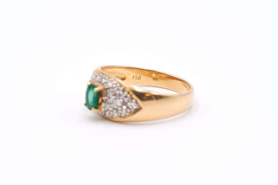 Emerald Diamond Ring - фото 5