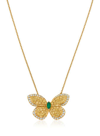 VAN CLEEF & ARPELS COLORED DIAMOND, DIAMOND AND EMERALD BUTTERFLY PENDANT NECKLACE-BROOCH - photo 1