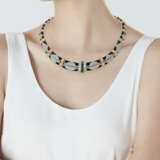 NO RESERVE | SUITE OF ONYX, DIAMOND AND EMERALD JEWELRY - Foto 2