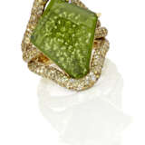 NO RESERVE | PAOLO COSTAGLI PERIDOT, COLORED DIAMOND AND DIAMOND RING - photo 1